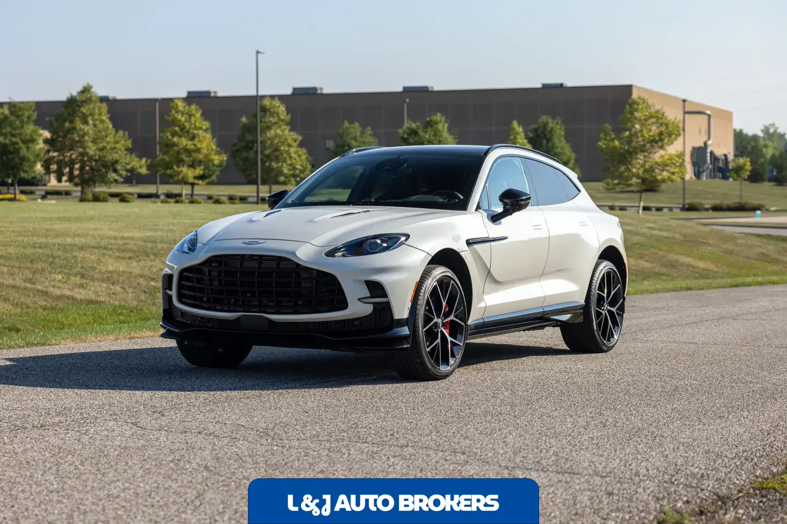 2025 Aston Martin DBX707
