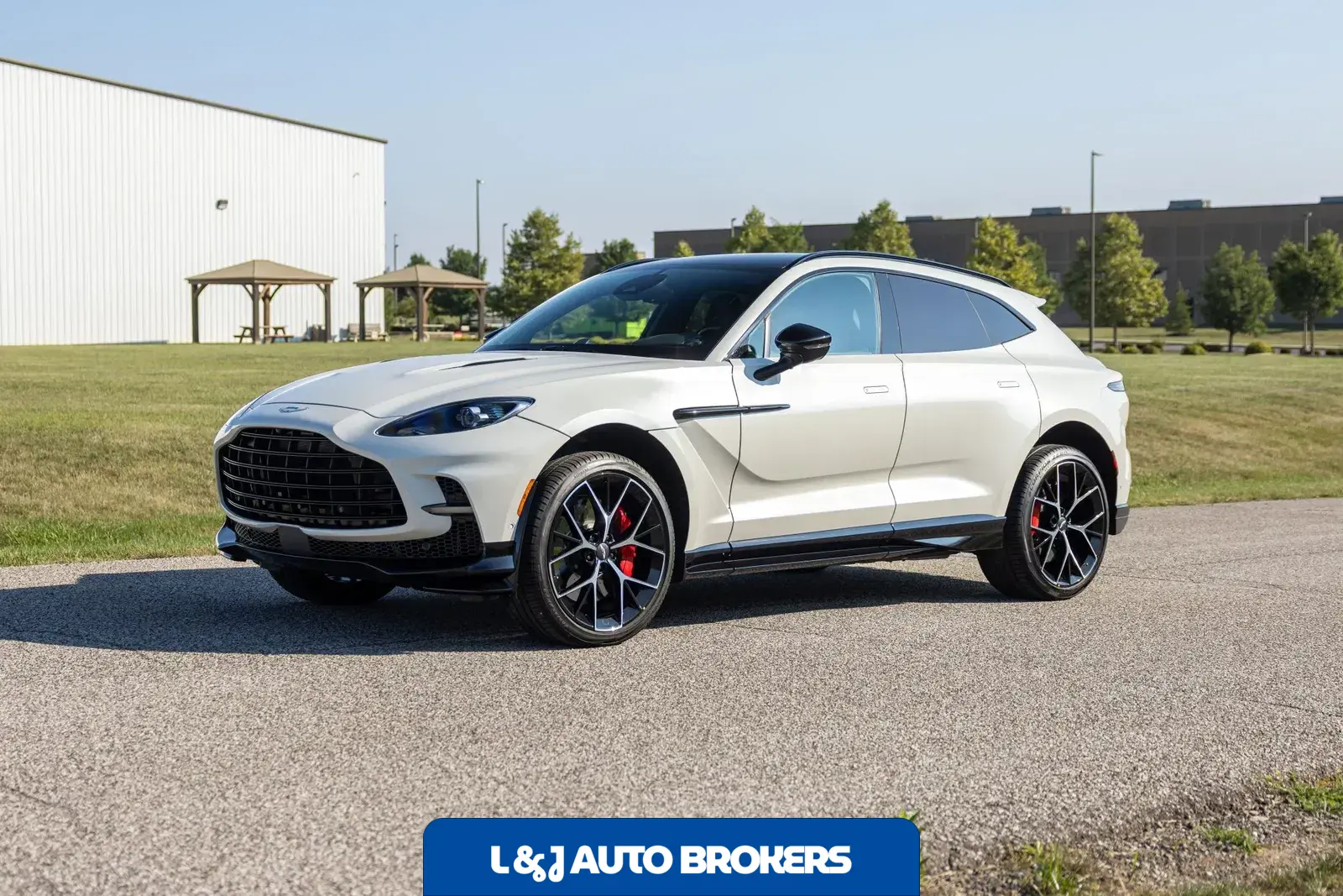 2025 Aston Martin DBX707
