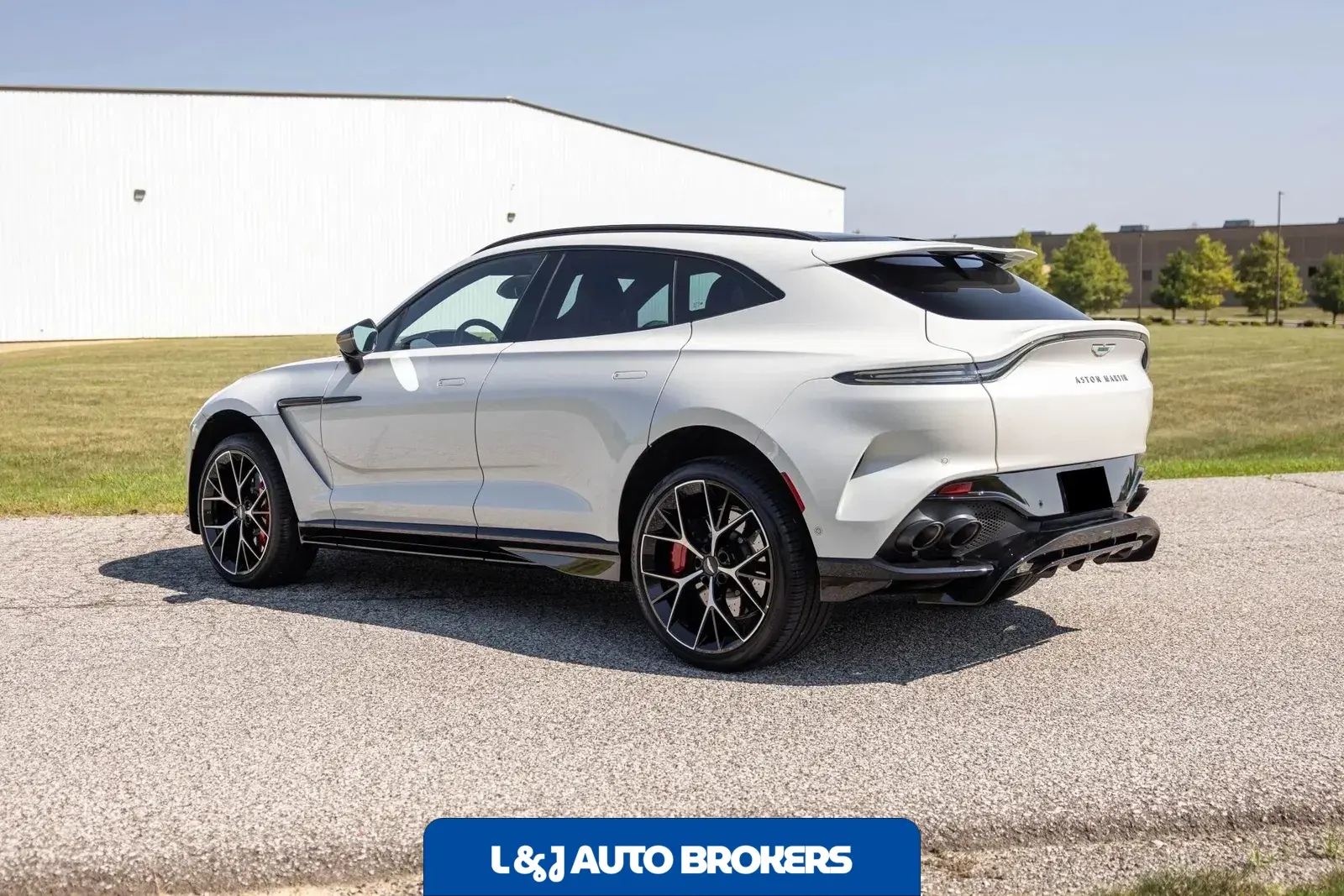 2025 Aston Martin DBX707