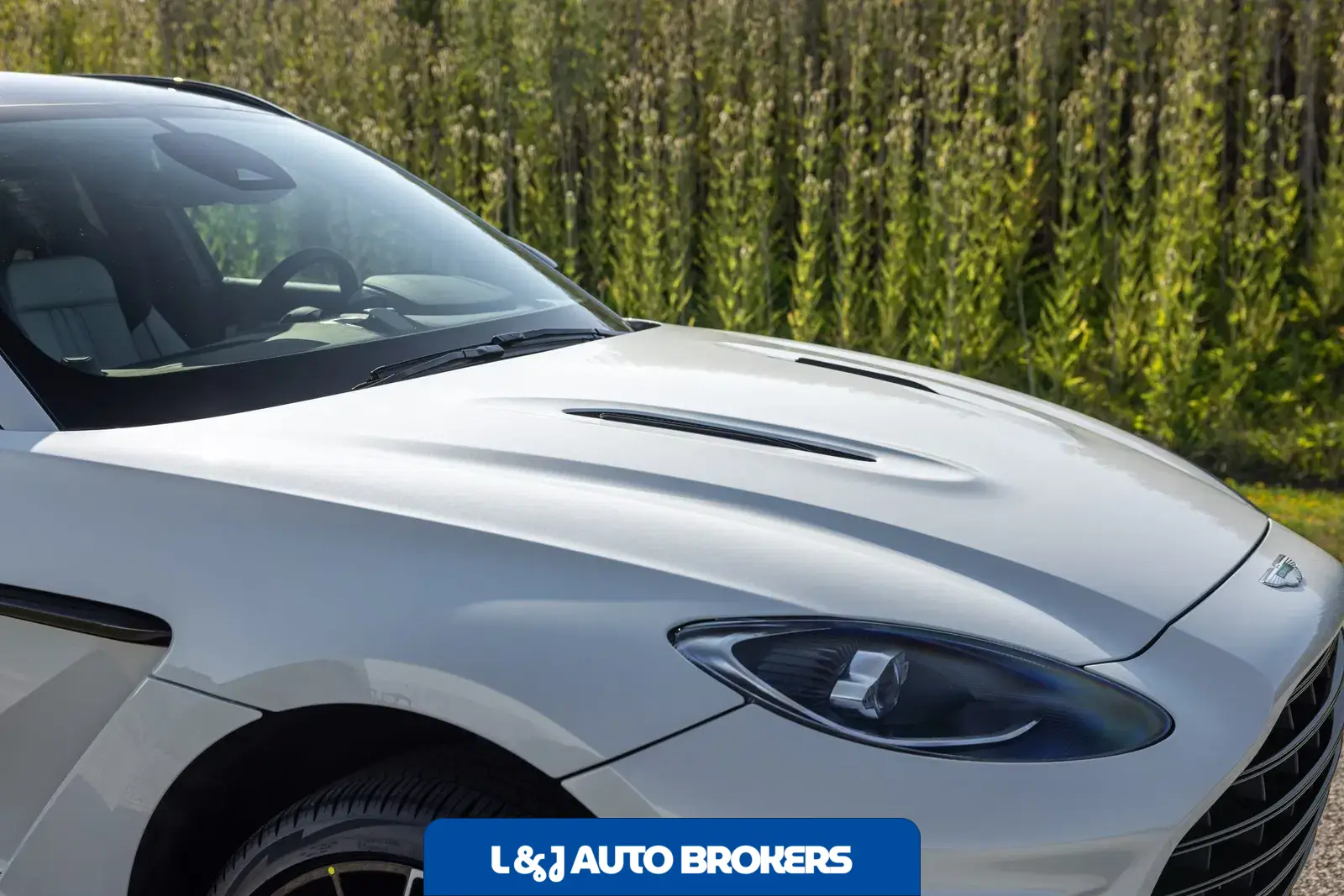 2025 Aston Martin DBX707