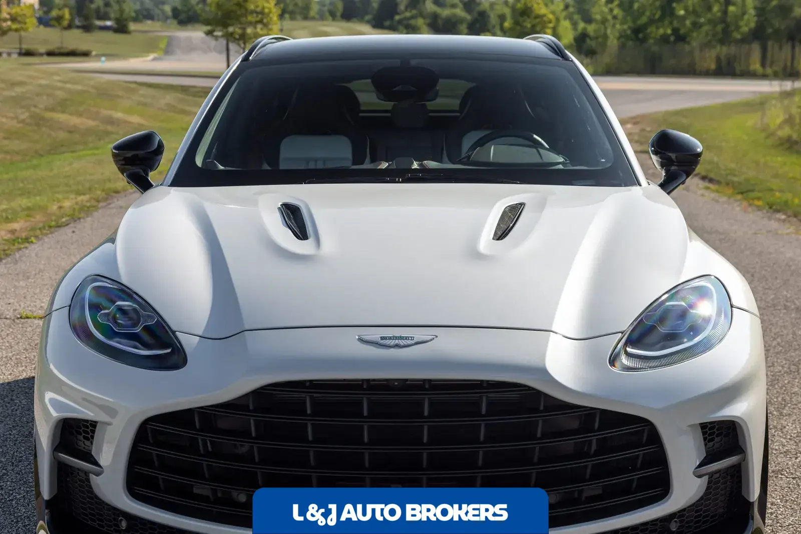 2025 Aston Martin DBX707