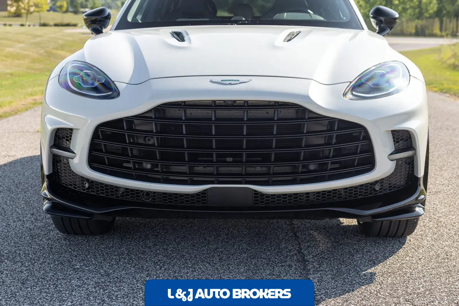 2025 Aston Martin DBX707
