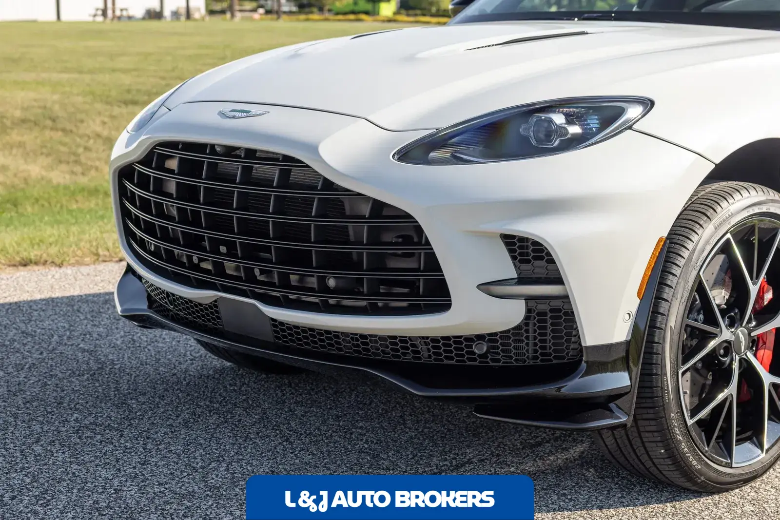 2025 Aston Martin DBX707