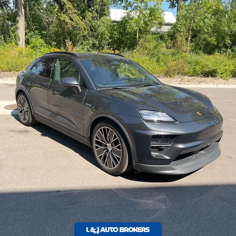2024 Porsche Macan EV 4