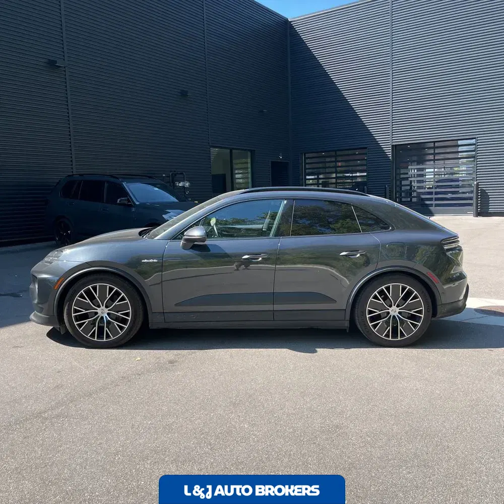 2024 Porsche Macan EV 4