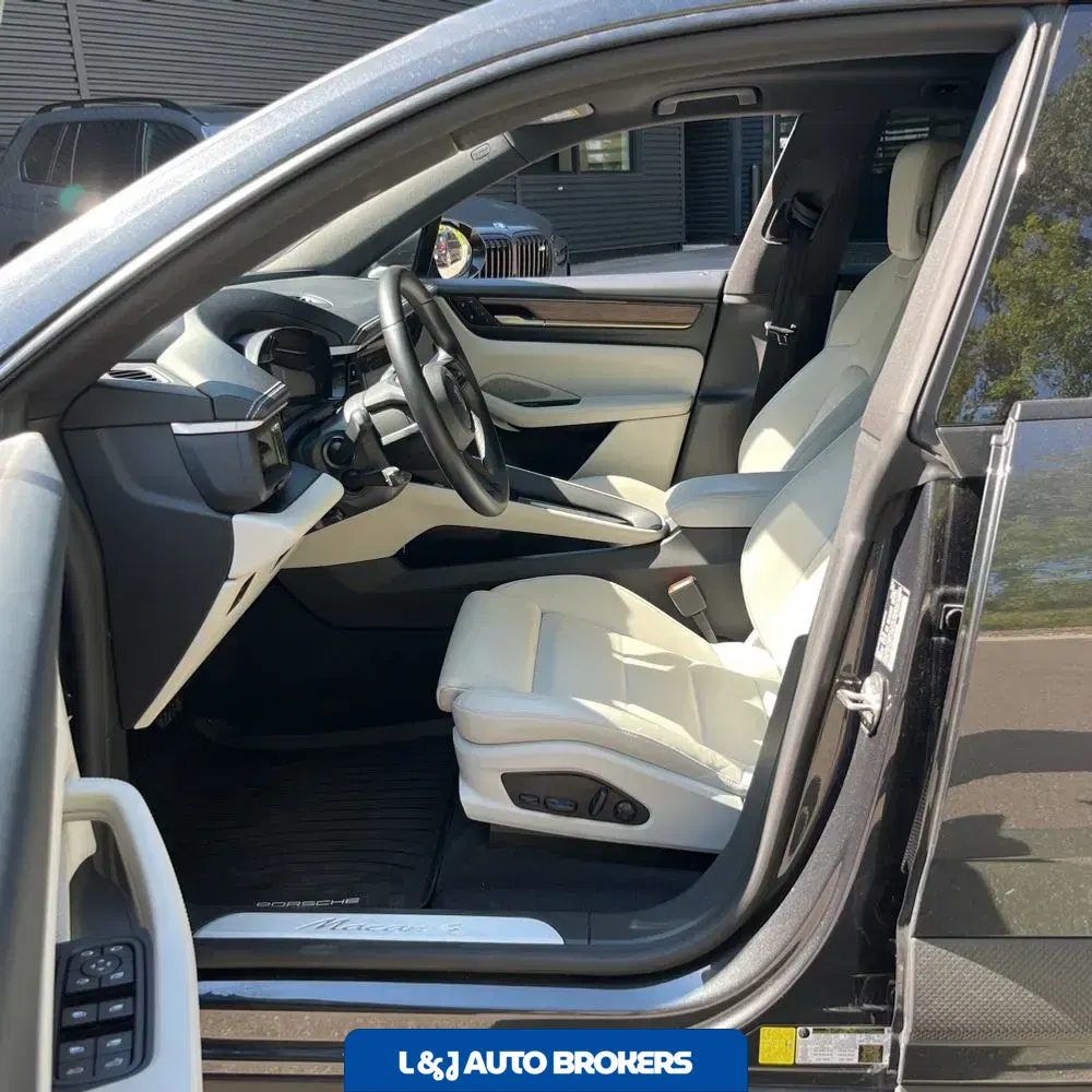 2024 Porsche Macan EV 4