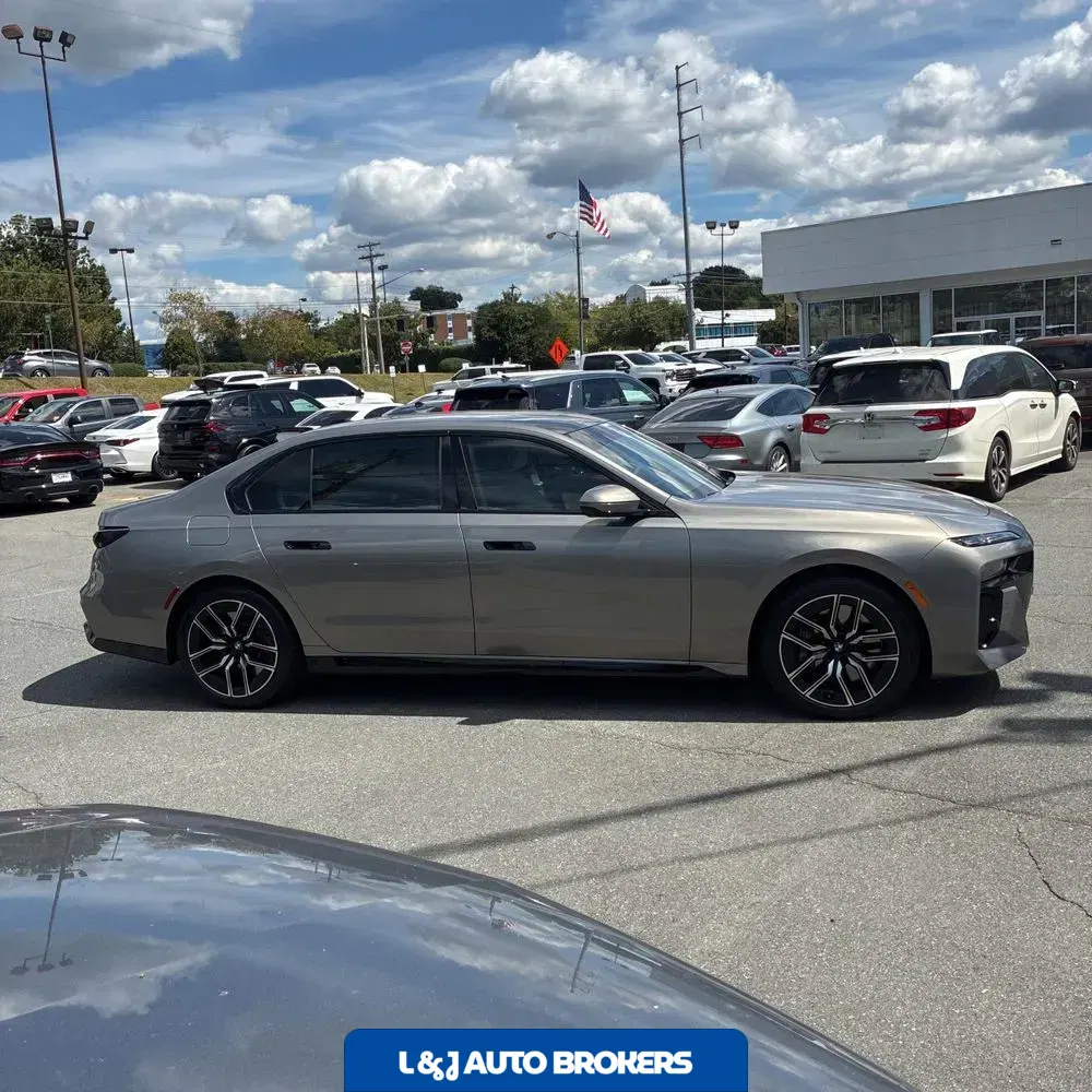 2025 BMW 7-Series 760i xDrive