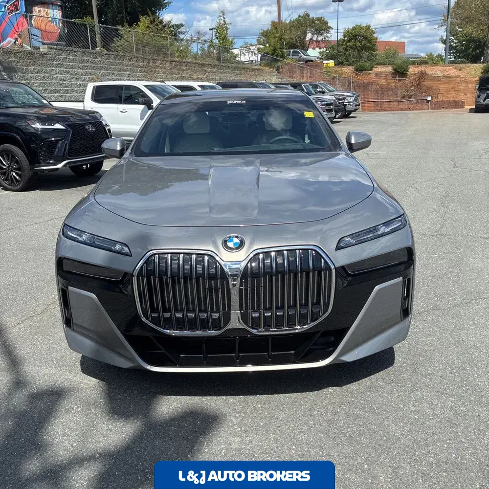 2025 BMW 7-Series 760i xDrive