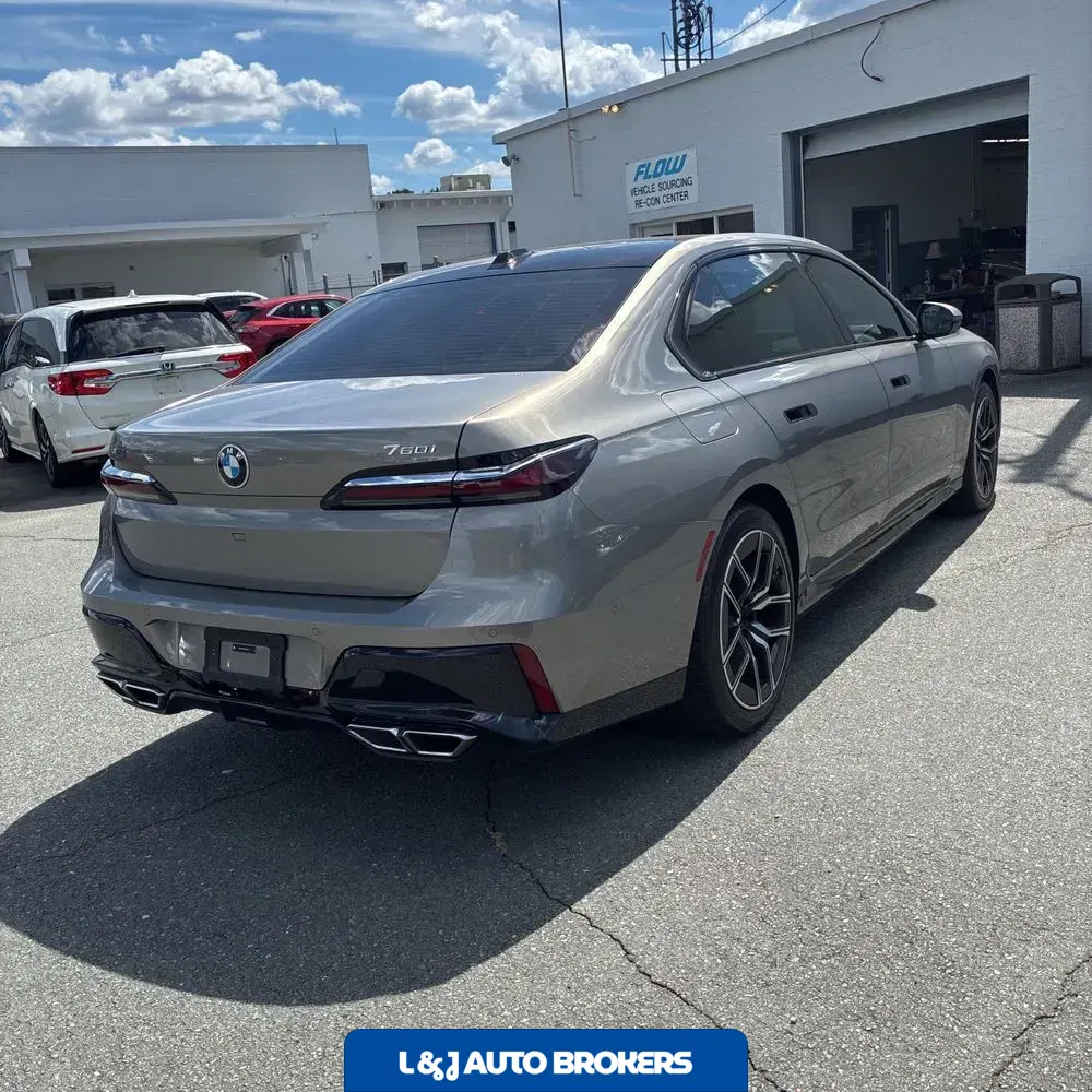 2025 BMW 7-Series 760i xDrive