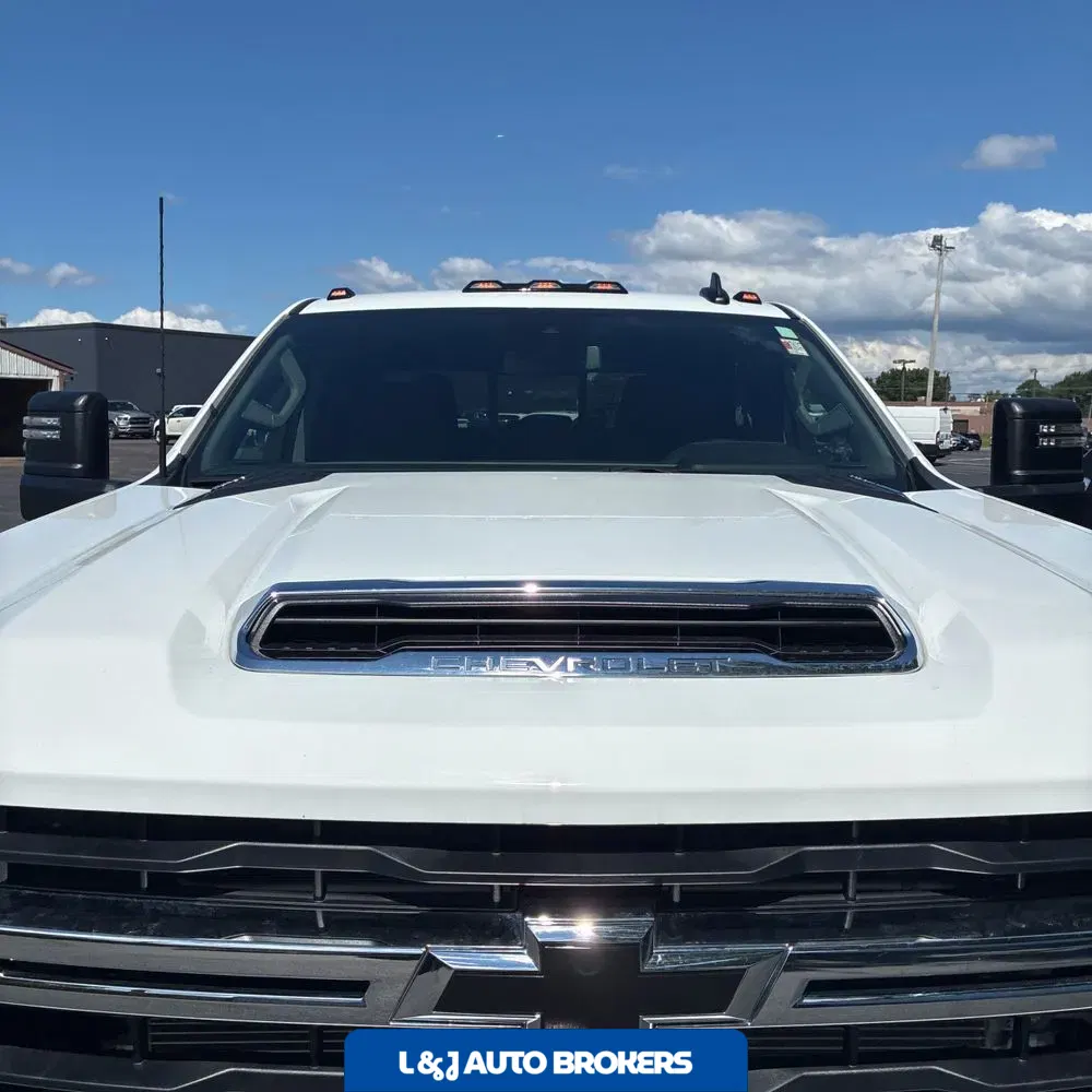 2025 Chevrolet Silverado 3500HD C/C