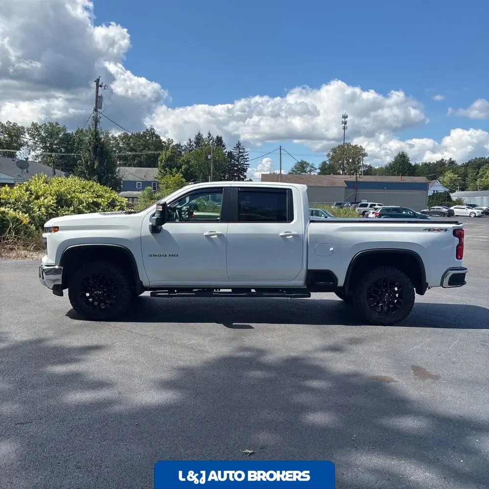2025 Chevrolet Silverado 3500HD C/C