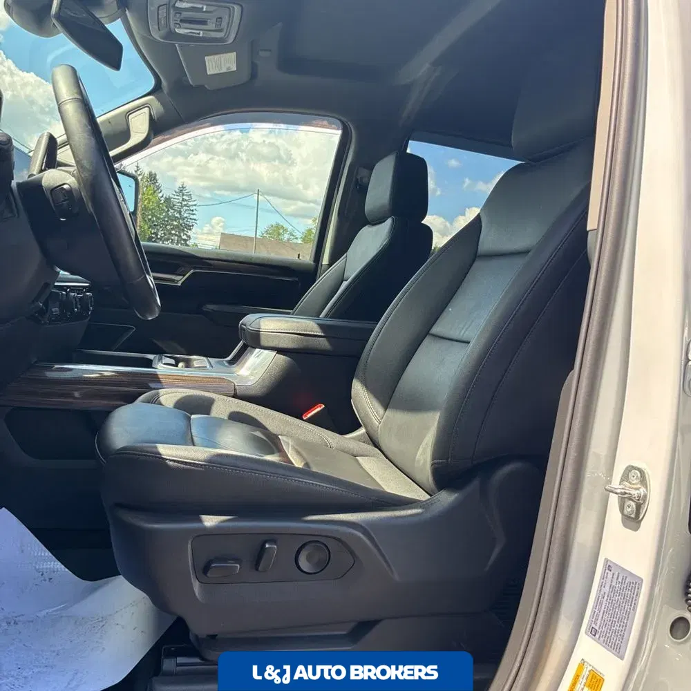2025 Chevrolet Silverado 3500HD C/C