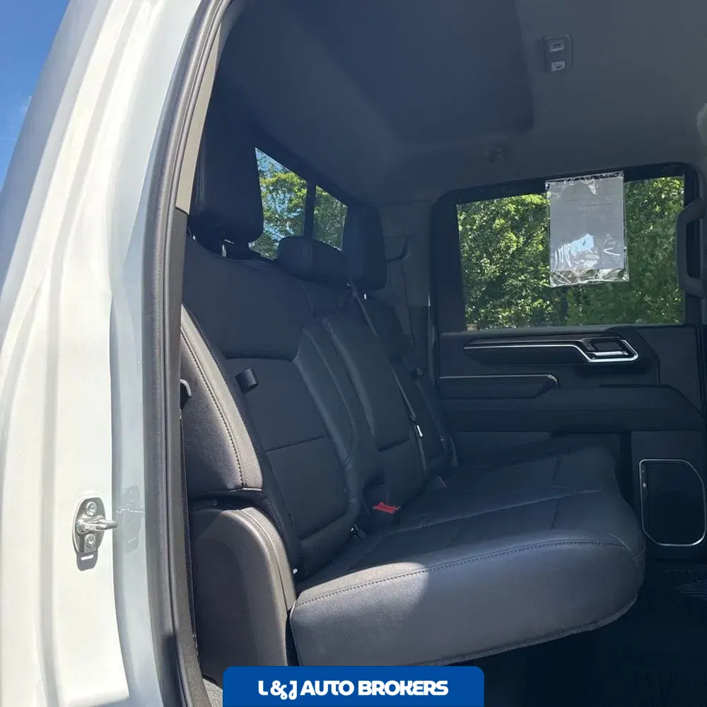 2025 Chevrolet Silverado 3500HD C/C