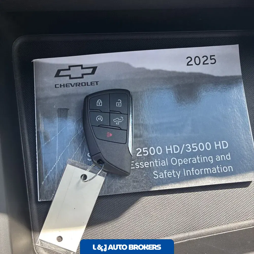 2025 Chevrolet Silverado 3500HD C/C