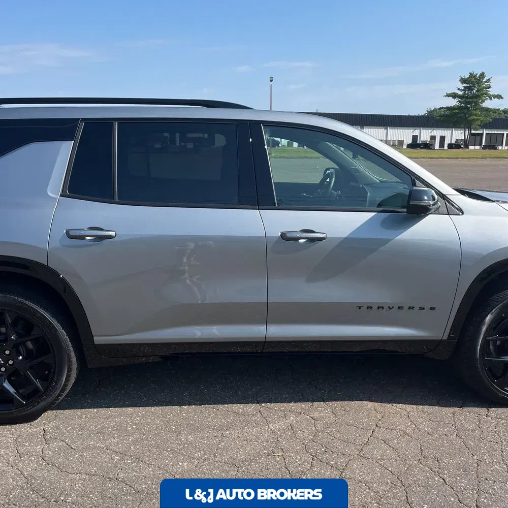 2025 Chevrolet Traverse RS