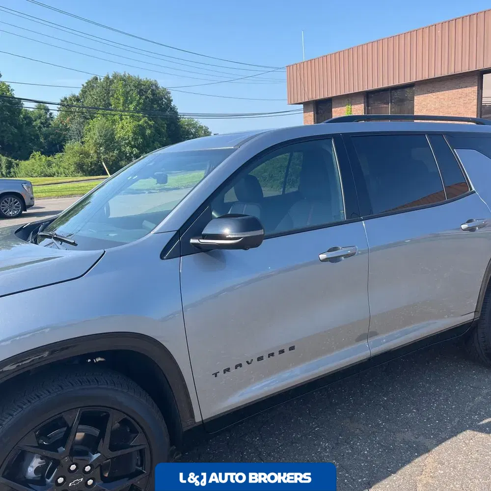 2025 Chevrolet Traverse RS