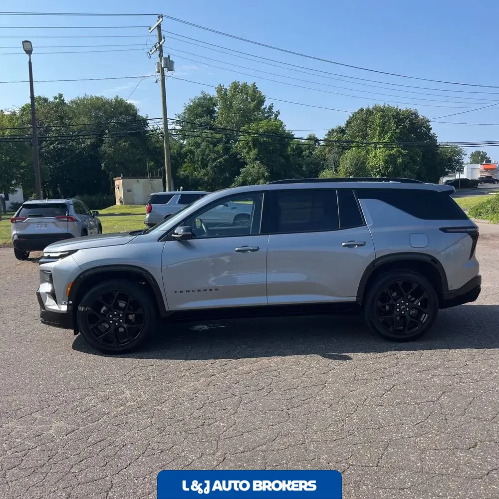 2025 Chevrolet Traverse RS