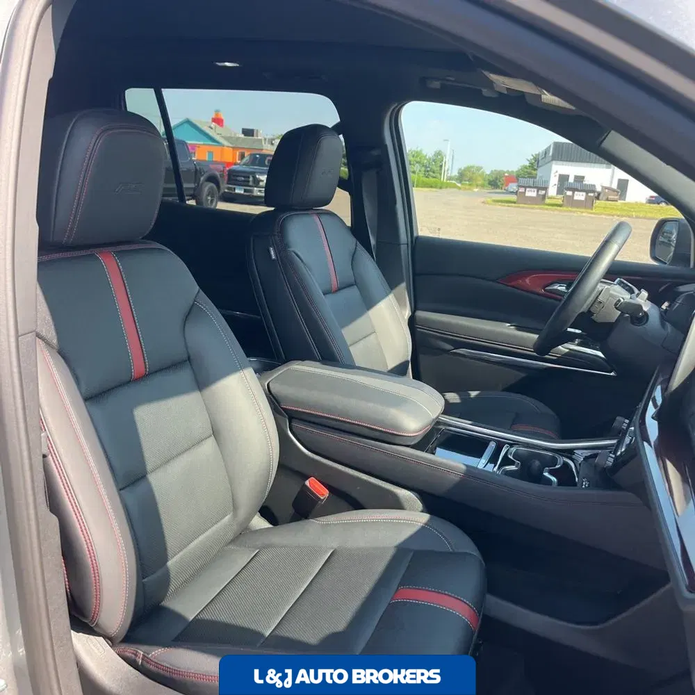 2025 Chevrolet Traverse RS