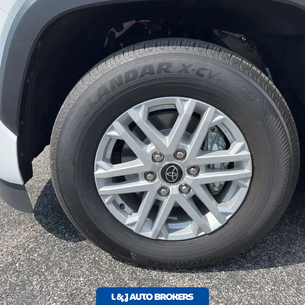 2024 Toyota Sequoia SR5