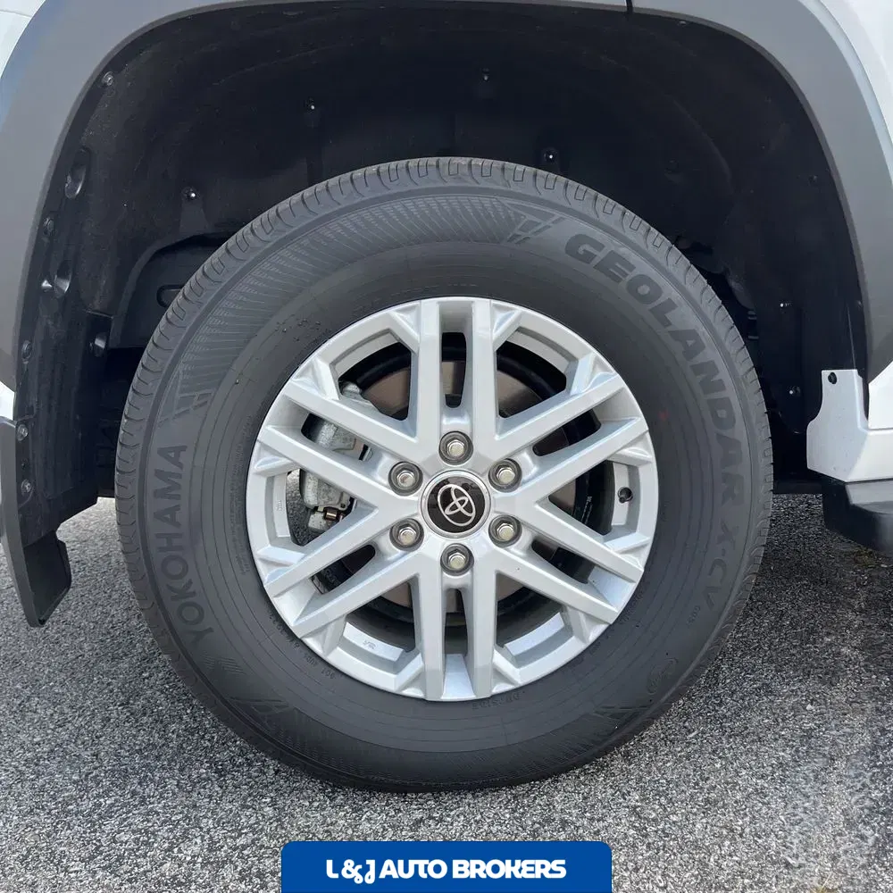 2024 Toyota Sequoia SR5