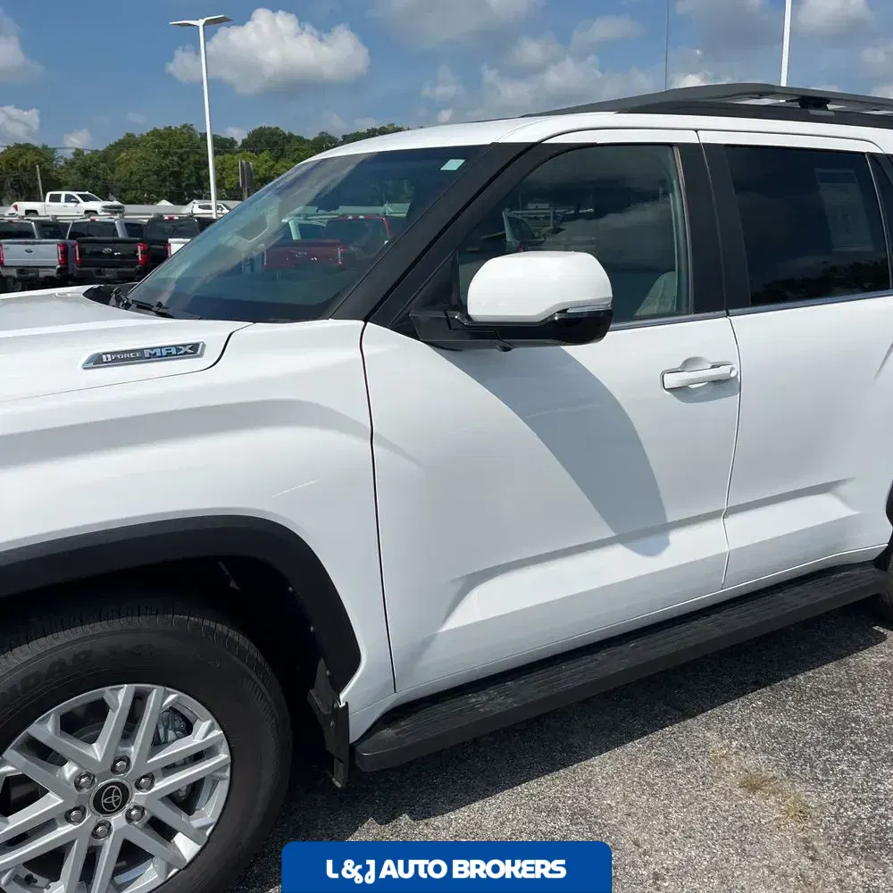 2024 Toyota Sequoia SR5