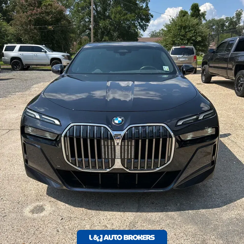 2024 BMW 7-Series 740i