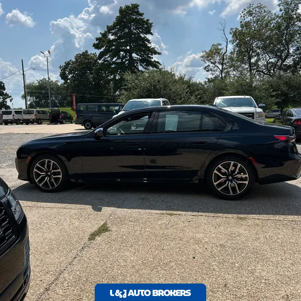 2024 BMW 7-Series 740i