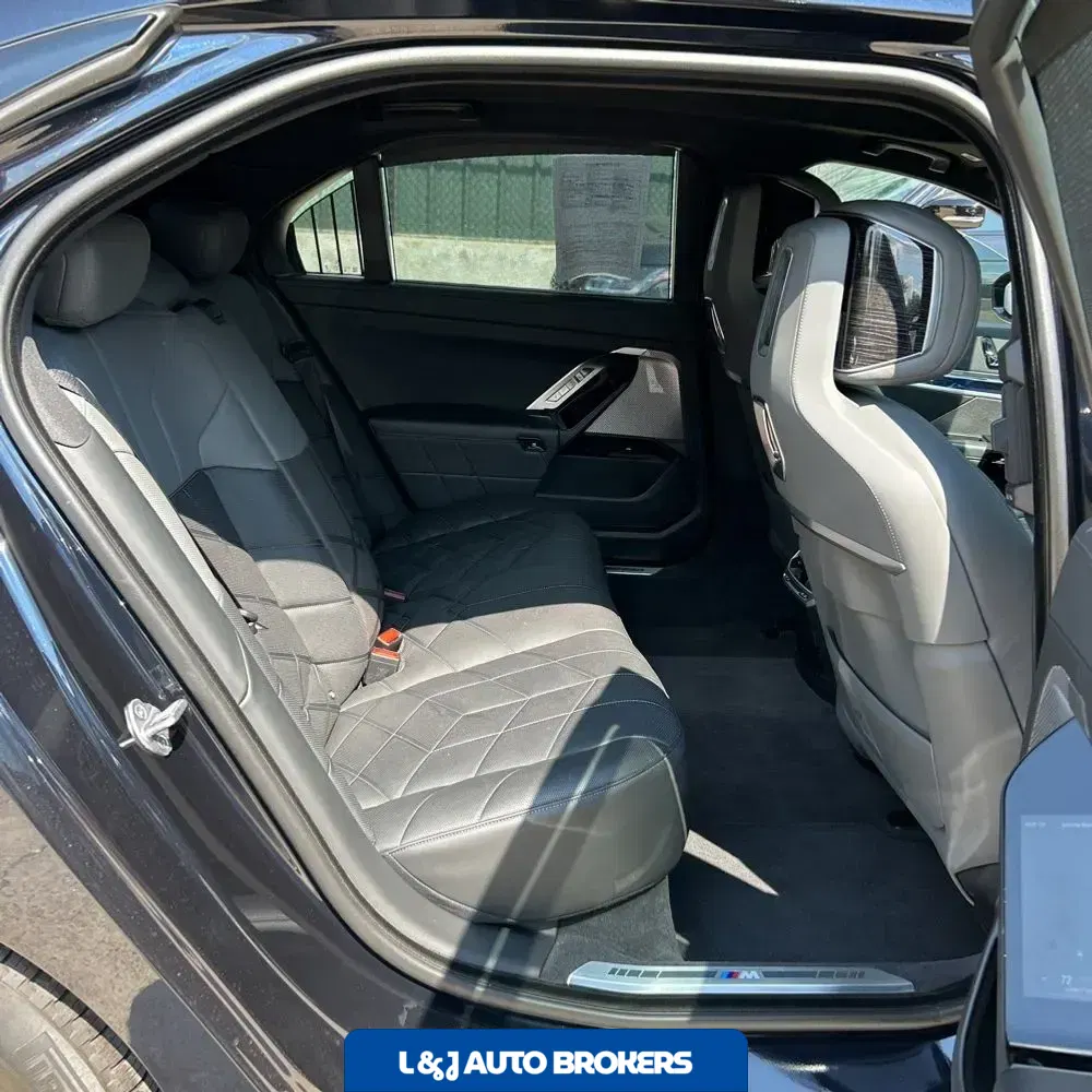 2024 BMW 7-Series 740i
