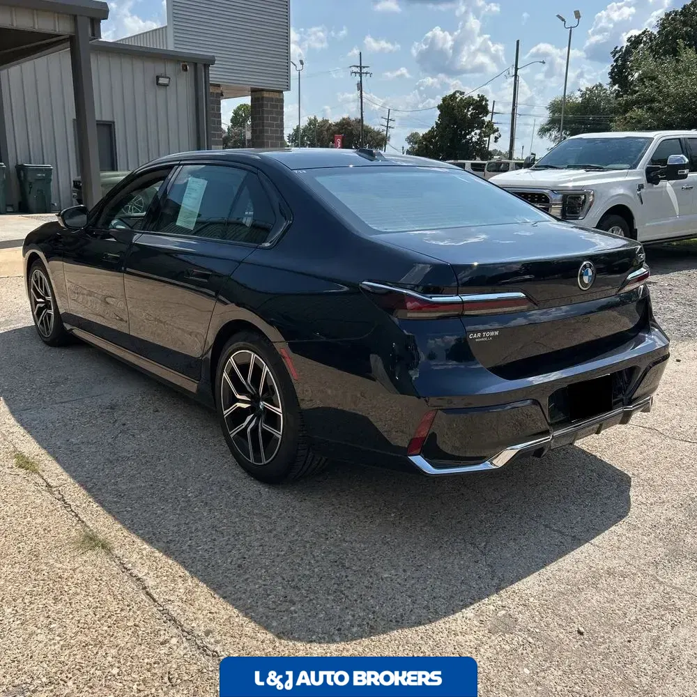 2024 BMW 7-Series 740i
