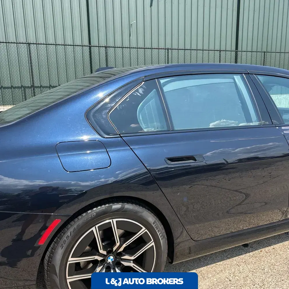 2024 BMW 7-Series 740i