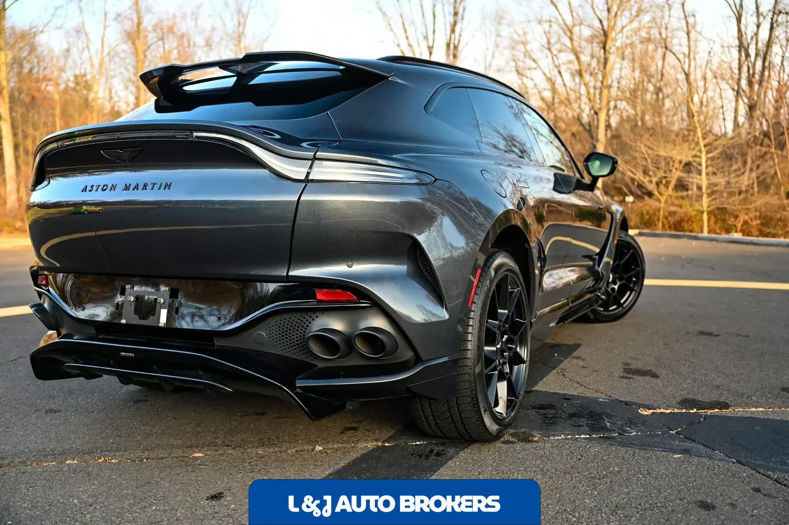 2023 Aston Martin DBX707