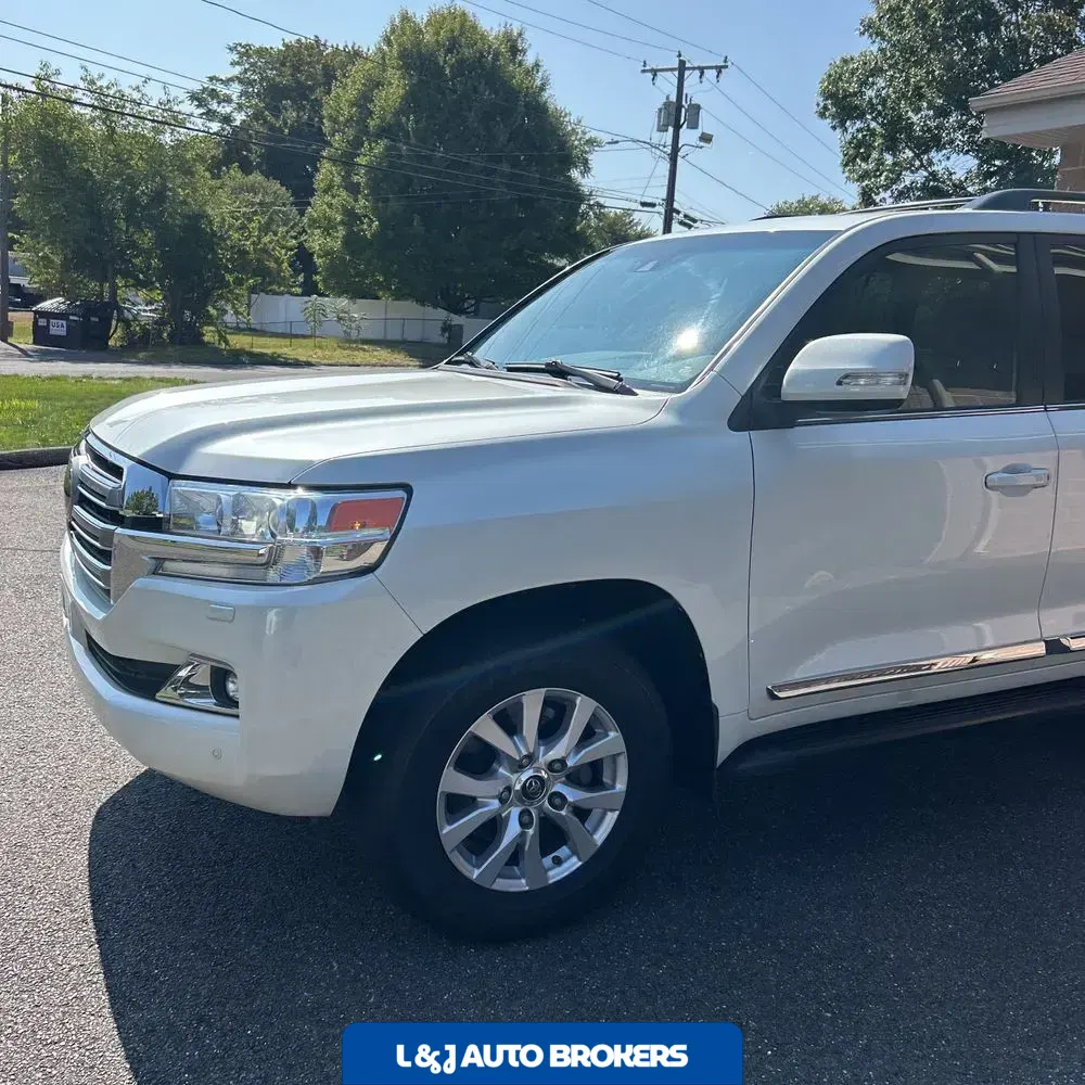2019 Toyota Land Cruiser Base