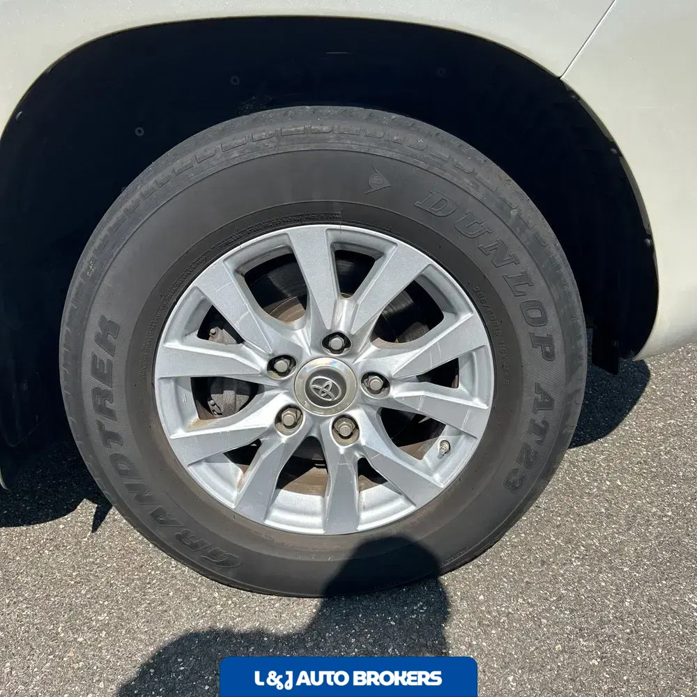 2019 Toyota Land Cruiser Base