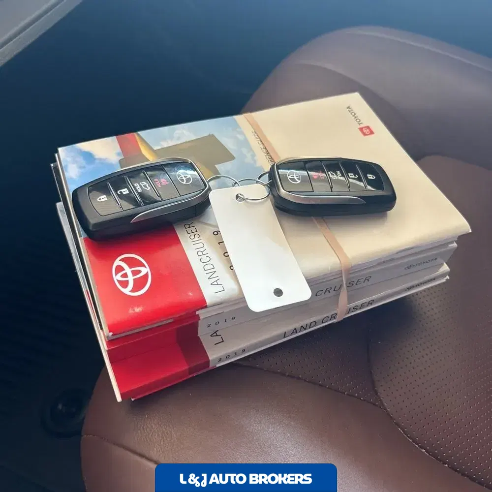 2019 Toyota Land Cruiser Base