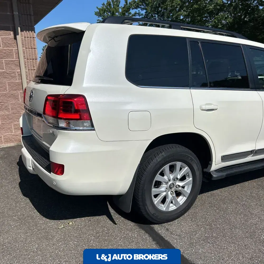 2019 Toyota Land Cruiser Base