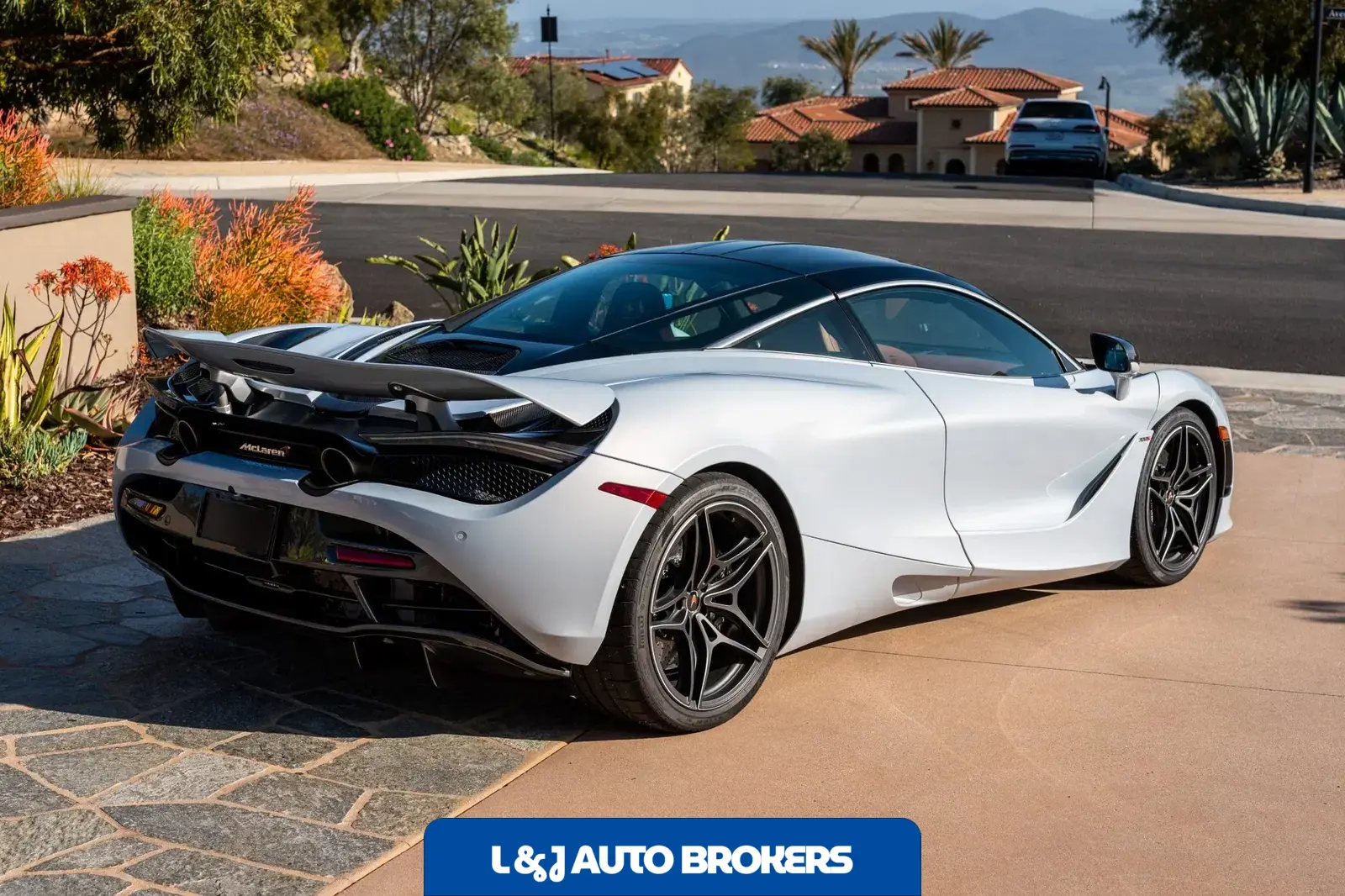 2018 McLaren 720S Launch Edition