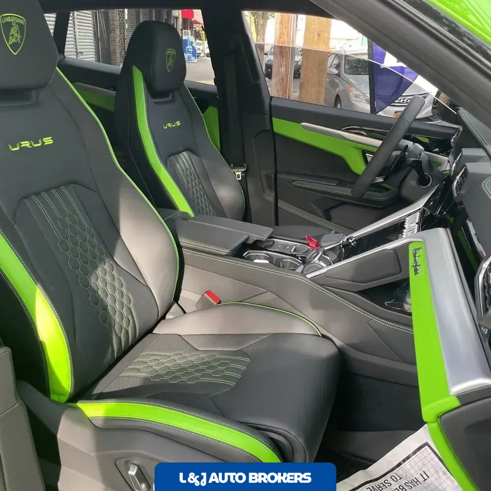 2024 Lamborghini Urus S