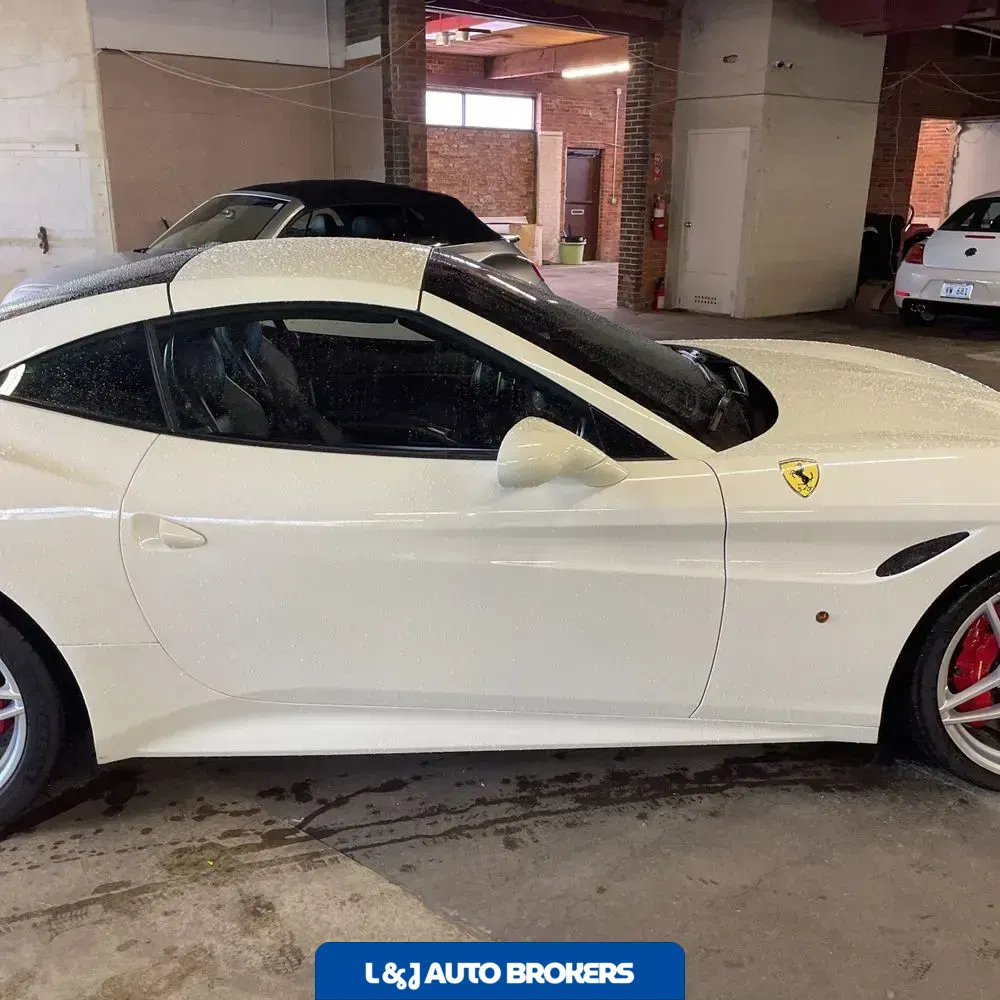 2017 Ferrari California T Base