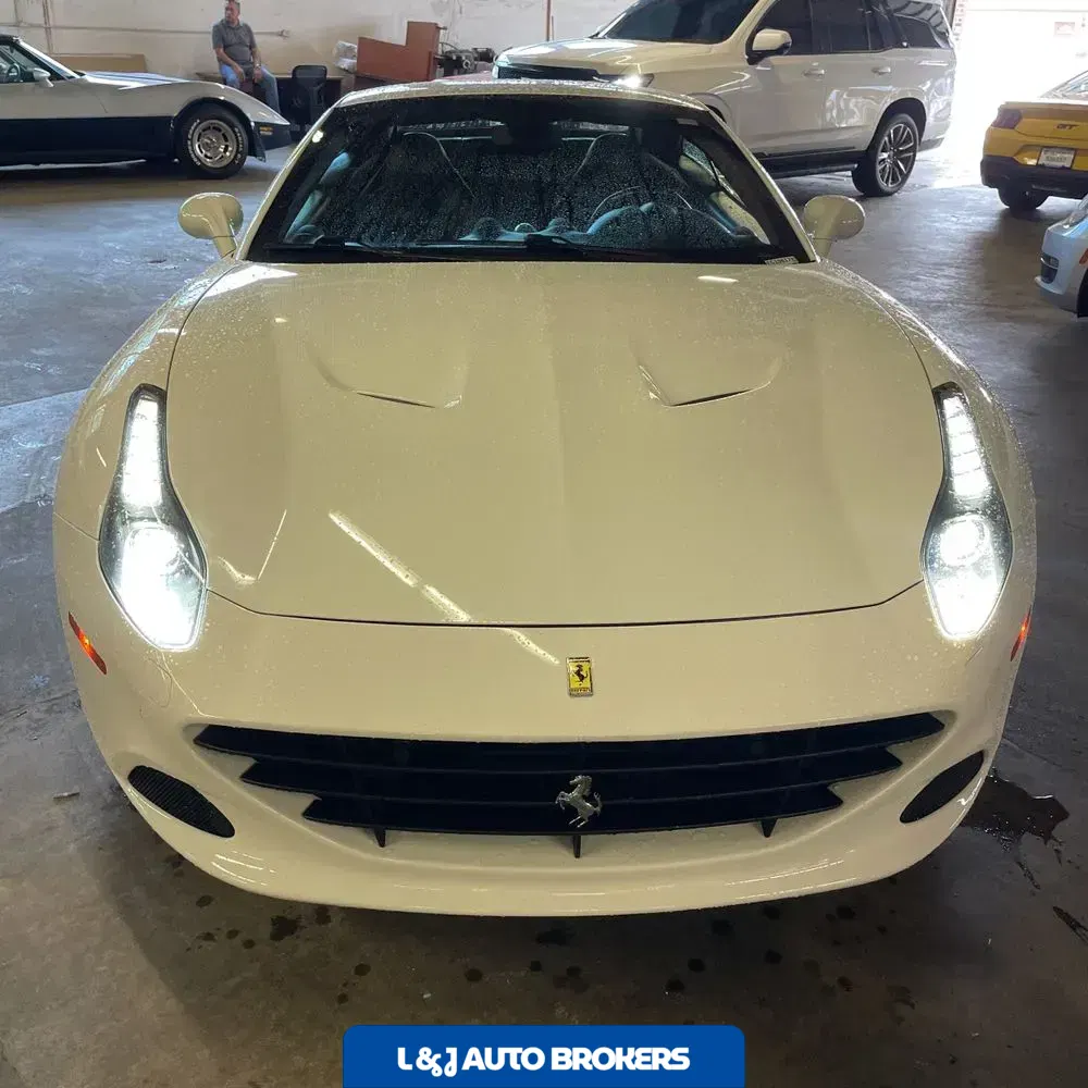 2017 Ferrari California T Base