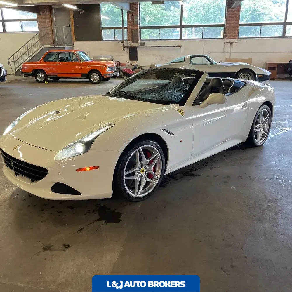 2017 Ferrari California T Base