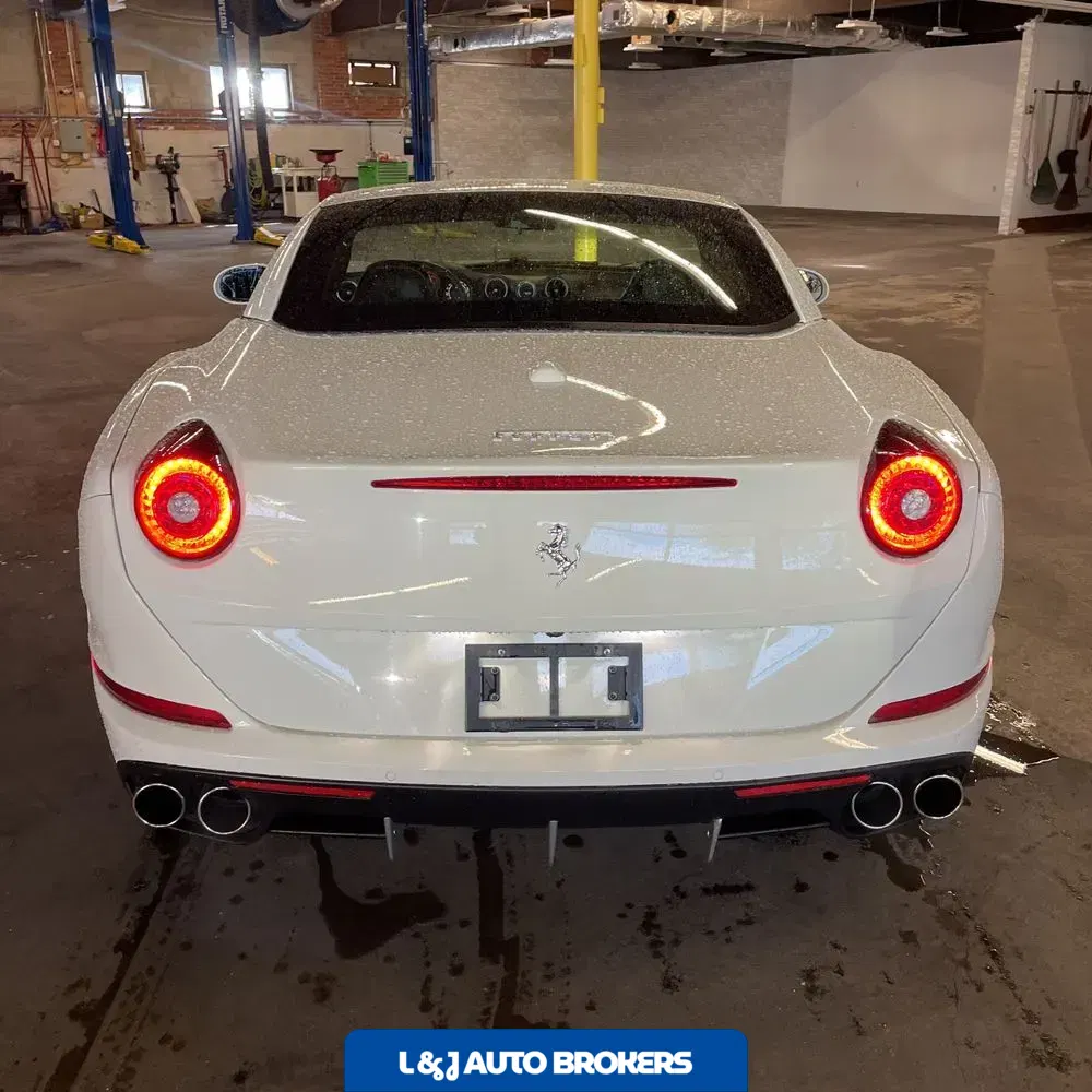 2017 Ferrari California T Base