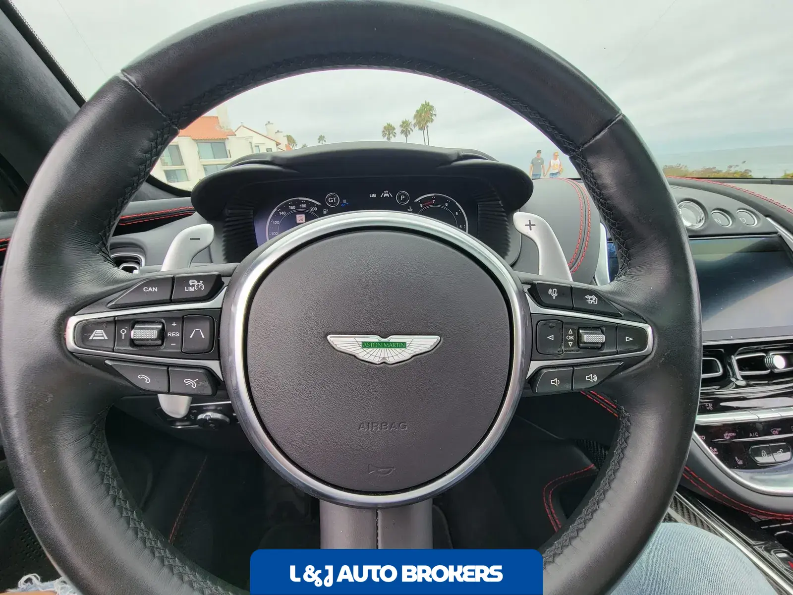 2022 Aston Martin DBX