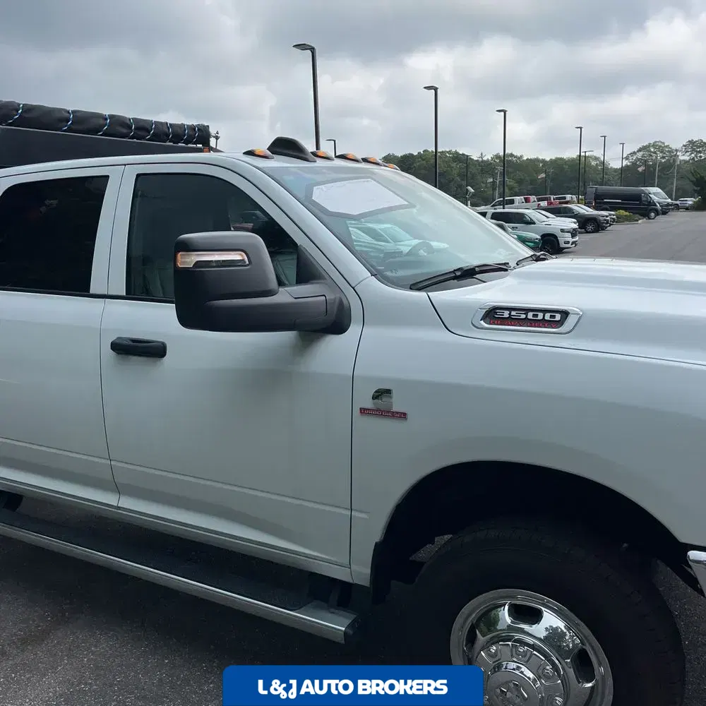 2024 Ram 3500 Cab/Chassis Tradesman