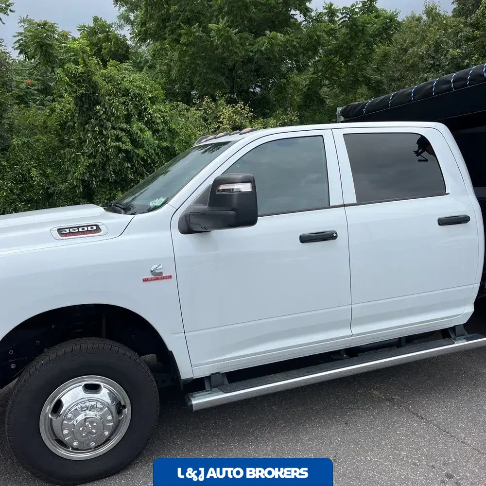 2024 Ram 3500 Cab/Chassis Tradesman