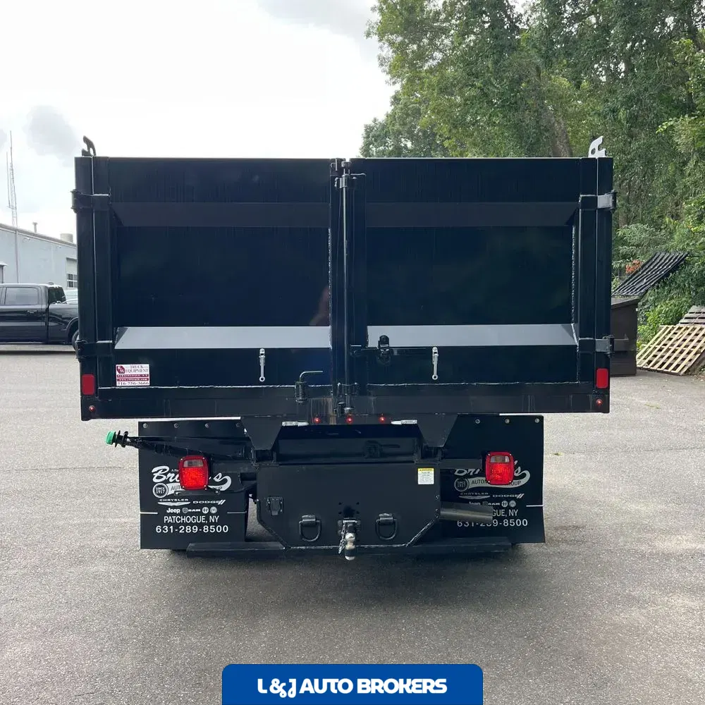 2024 Ram 3500 Cab/Chassis Tradesman
