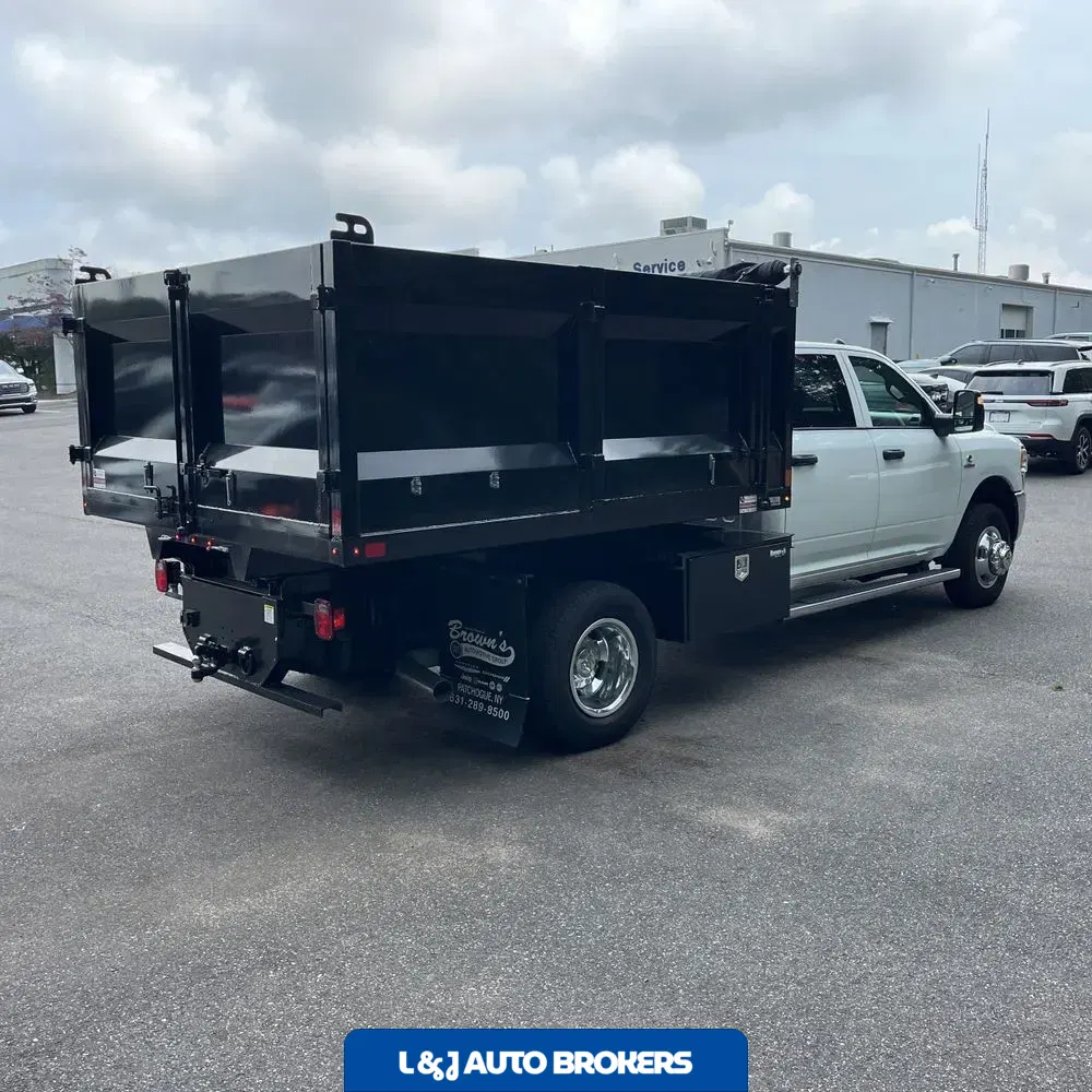 2024 Ram 3500 Cab/Chassis Tradesman