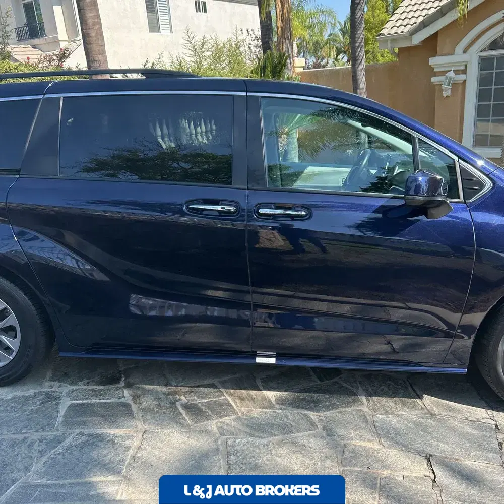 2024 Toyota Sienna XLE 8-Passenger